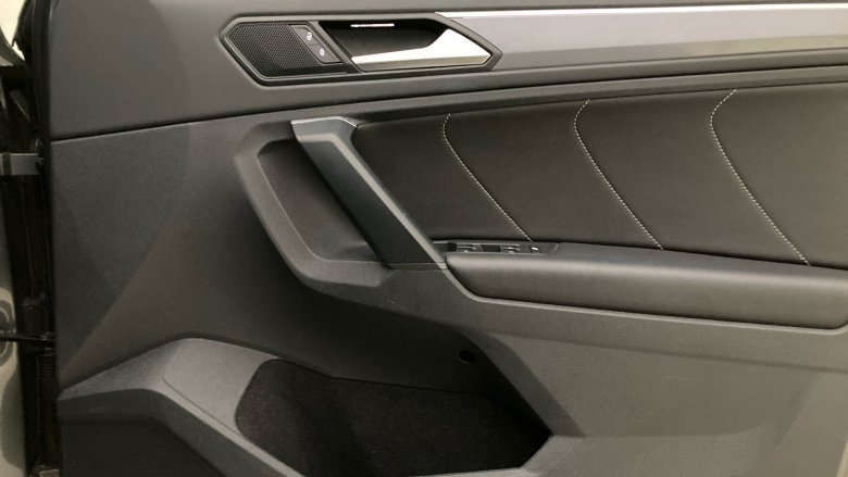 Volkswagen Tiguan 2.0 TDi 150 R-Line 5dr Diesel Estate